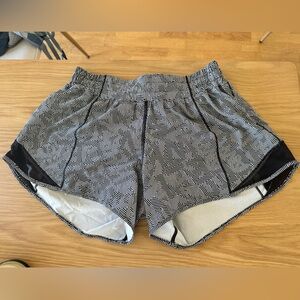 Lululemon Running Short Size “6 Tall”